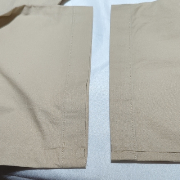 L.L. Bean Men's Khaki Chinos - Picture 10 of 15